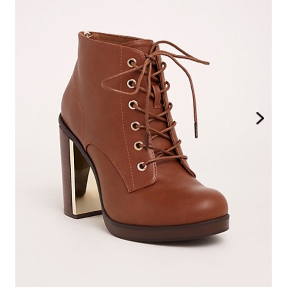 wide width lace up boots